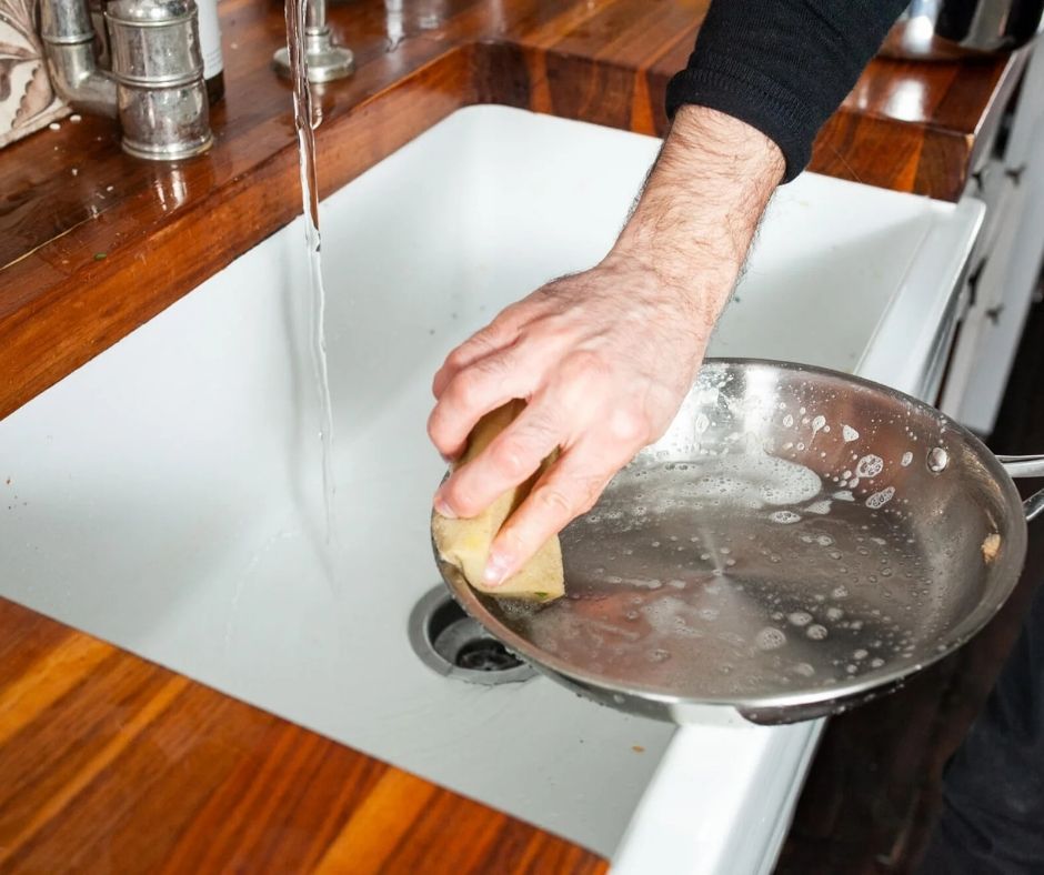 Cách vệ sinh chảo inox đúng cách