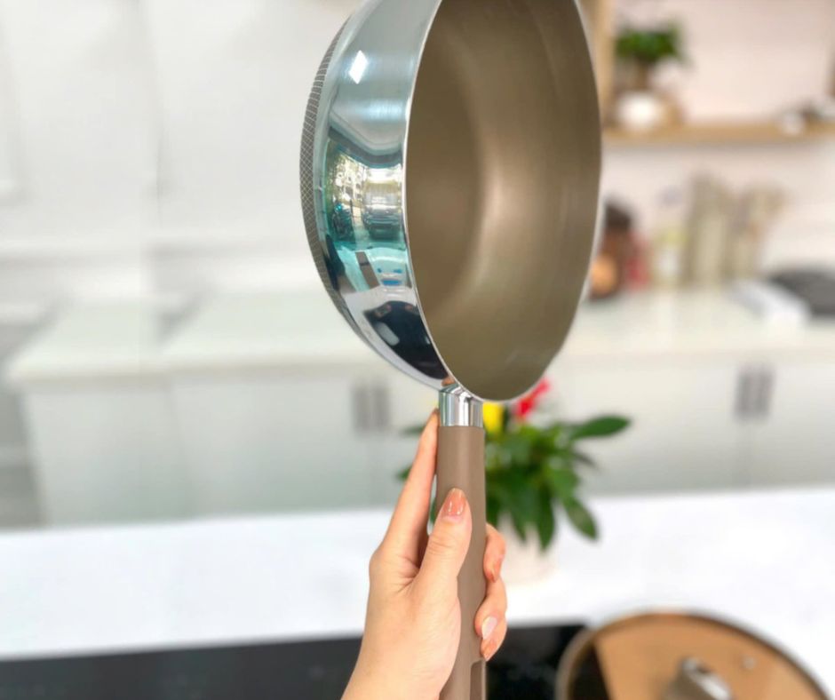 Chảo inox cán gỗ dùng cho bếp từ