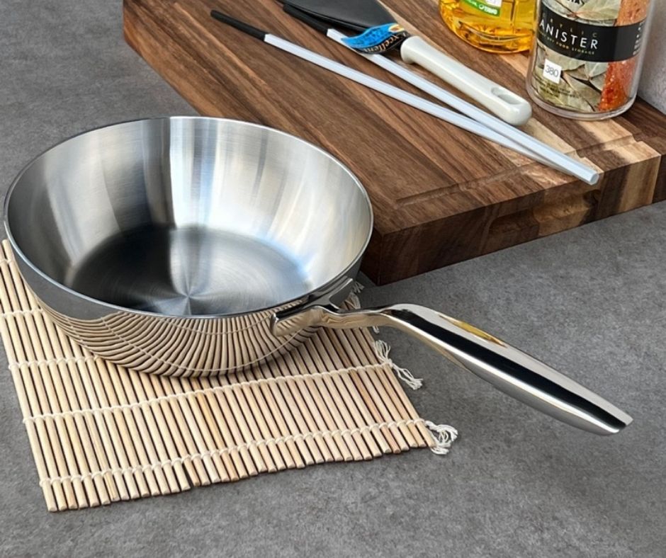 Chảo inox Nhật không bị gỉ sét và luôn sáng bóng.