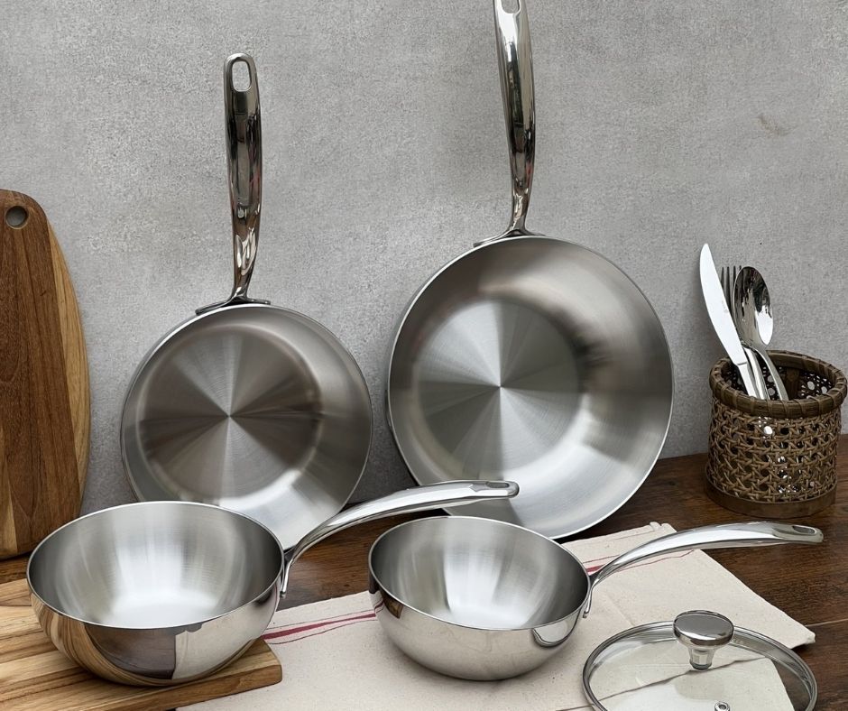 Chảo inox Nhật phù hợp với bếp từ và nhiều loại bếp khác.