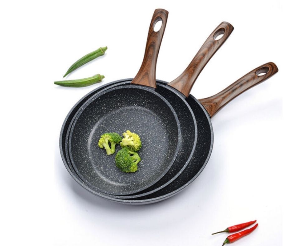 Chảo chống dính Baum Marble 20cm dẫn nhiệt đều khi nấu.