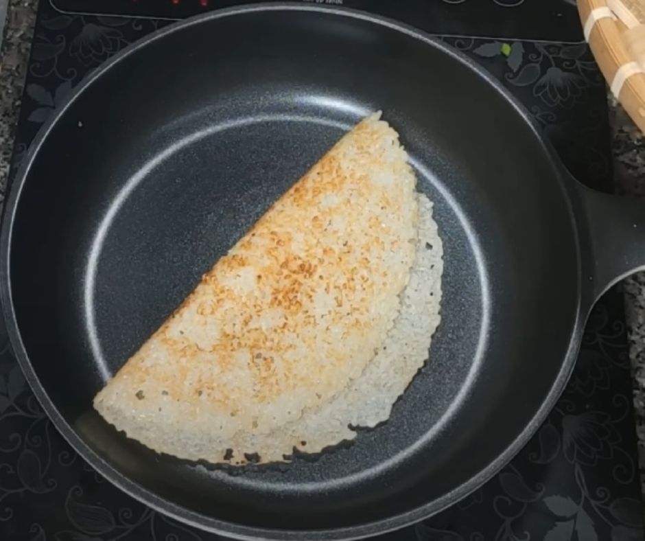 Hướng dẫn làm cơm cháy bằng chảo chống dính tại nhà.